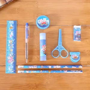 Juego de papetería de dibujos animados azul con regla lápices borrador para la escuela