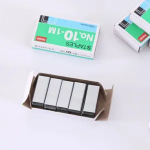 Petites agrafes de bureau taille 10, épingles de reliure en métal emballées dans des boîtes.