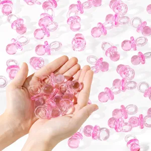 Detailansicht rosa Acryl Schnuller Anhänger, ideal für Babyparty DIY Bastelarbeiten perfekt.