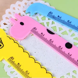 Schattige 15cm plastic liniaal voor kinderen die tekenen, creatieve schoolbenodigdheden.