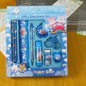 Set de papelería de 9 piezas para niños con lápices, regla y bonito diseño de oso de dibujos.