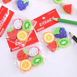Simpatico set di gomme per cancellare a forma di frutta, articoli di cancelleria.