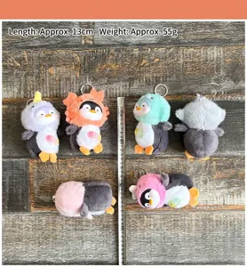 Simpatico portachiavi pinguino in peluche con cappello animale, morbida bambola per borsa.