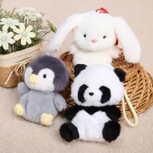 Bellissimo set di portachiavi in peluche con simpatico coniglio pinguino e panda morbidi.