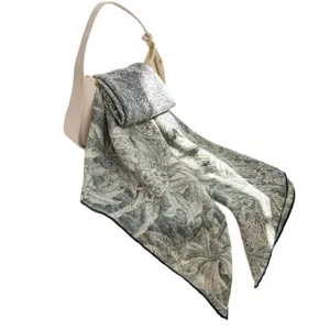 Foulard carré rétro français imprimé floral femmes châle en laine polyvalent vue principale