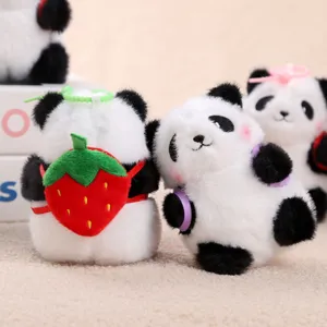 Süßer Panda Plüsch Anhänger Schlüsselanhänger flauschiges Stofftier mit Erdbeere Tasche
