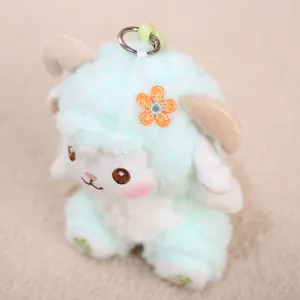 Mignon porte-clés mouton en peluche pendentif de sac duveteux doux jouet animal cadeau.