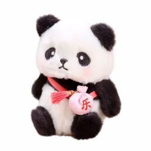 Schattige panda pluche met rood lint en gelukszakje hanger, zacht knuffeldier cadeau voor kinderen.