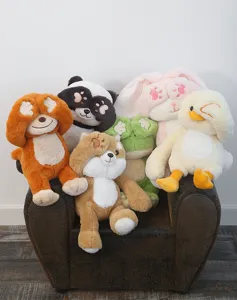 Bonito juego de peluches de animales cucú, detalles de muñecos suaves con expresiones adorables.