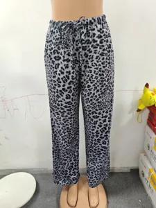 Leopard print casual straight leg trousers for women, fashion comfortable long pants.