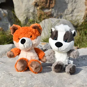 Cute forest animal fox and badger plush toys, soft stuffed doll gifts for kids and girls.