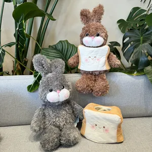 Simatico coniglio di peluche con vestito da toast e scatola di fazzoletti, morbida bambola per bambini.
