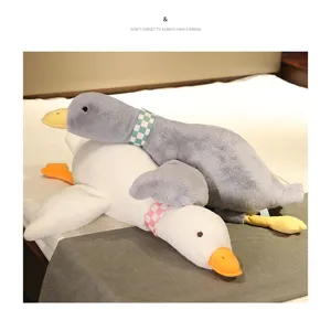 Simpatico cuscino in peluche d'oca morbido animale peluche giocattolo con sciarpa per letto decor