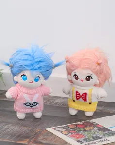 Süße Baumwoll-Plüschpuppen mit bunten Haaren und Pullovern, ideal zum Anziehen und Sammeln.