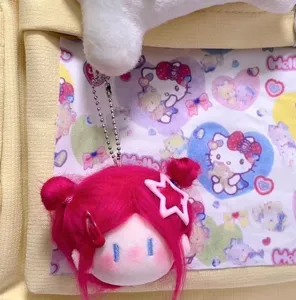 Süßer Plüsch Baumwolle Puppe Kopf Tasche Anhänger flauschige Haare Stern Haarnadel Detail