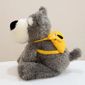 Niedlicher grauer Schnauzer Plüschtier mit gelbem Rucksack, weiche Stofftier Puppe für Kinder.