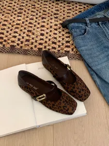 Chaussures plates Mary Jane rétro à bout carré et imprimé léopard pour femmes, élégantes.