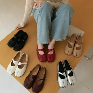 Details of the chic split-toe flat Mary Jane shoes in multiple stylish colors for women.