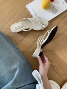 Sandales à talons hauts strass talon épais femmes mode d'été chaussures élégantes chic nouveau