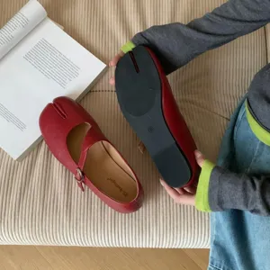 Red French split-toe flat Mary Jane shoes women's soft sole casual shallow shoes