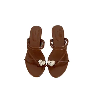 Sandales talons epais strass style francais femme mode ete jolies chaussures habillees