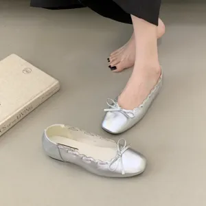 Silberne metallische Ballerinas mit Schleife für Damen, elegante flache Freizeitschuhe.