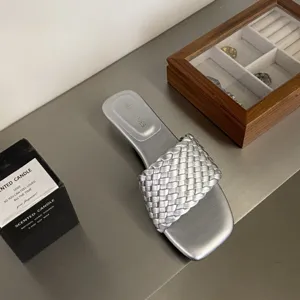 Mujeres sandalias planas punta cuadrada plateadas trenzadas elegante calzado verano
