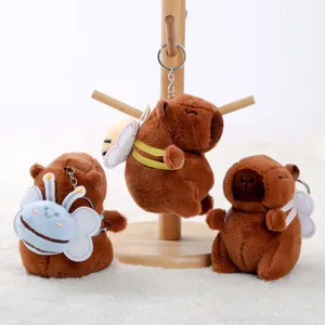 Simpatico portachiavi in peluche capibara con ali d'ape,morbido ciondolo per borsa di peluche.