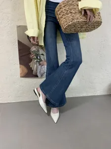 Chics chaussures plates slingback pointues pour femmes, élégante mode printanière, style décontracté.
