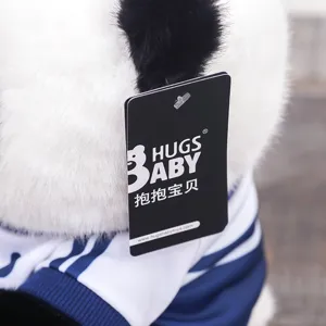 Süßes Panda Plüschtier Detailansicht, weiche Stofftier Puppe, tolles Geburtstagsgeschenk.