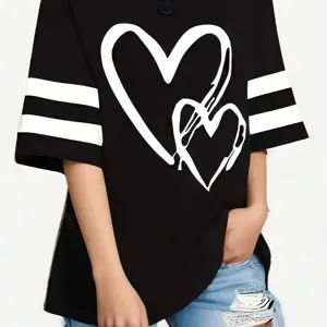 Plus size black short sleeve t-shirt for women featuring white heart print for summer.