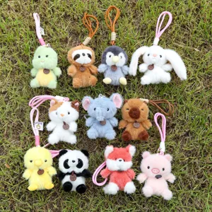 Simpatici portachiavi in peluche di animali, ciondoli morbidi per borse e regali meravigliosi.
