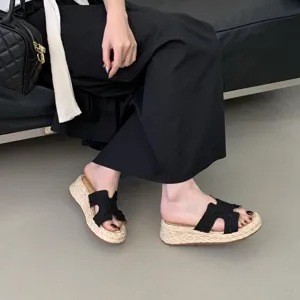 Damen schwarze Espadrilles Keilabsatz Pantoletten Sommer lässig dicksohliges Schuhwerk Detail
