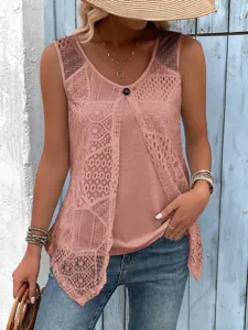 Detailansicht ärmelloses Damen Spitzen Fake-Zweiteiler Tanktop in Rosa mit Knopfdekor.