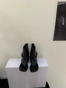 Retro minimalist thong boots for women, summer 2026 new fashion square toe high heel shoes.