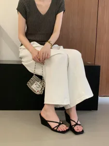 Sandales compensées françaises à bout carré et brides pour femmes, chaussures élégantes et chic.