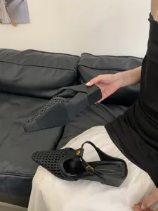 Mules de cuña con punta para mujer, zapatos elegantes tejidos negros casuales.