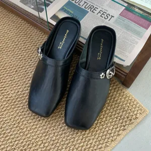 Retro square toe low heel Mary Jane shoes for women, stylish French leather footwear.