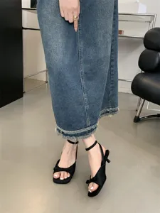 Französische Damen High Heels Sandalen mit süßer Schleife und Knöchelriemen für Sommer.