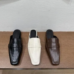 Mules da donna con punta quadrata classica mocassini piatti scarpe casual in tre colori.