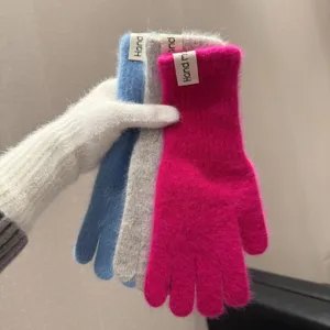 Flauschige Strick Langhandschuhe Detailansicht, weiche warme Winter Handschuhe Damen.