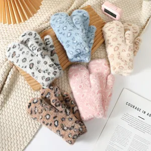 Women Winter Warm Plush Mittens Cute Leopard Print Thickened Fleece Lined Cold Weather Outdoor Ski Gloves Casual Fashion