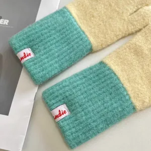 Color-blocked knit gloves for women, cozy winter warm mittens with stylish contrast design.