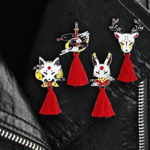 Chinese Stijl Dierlijk Masker Broche Met Rode Kwast Japanse Stijl Legering Emaille Vos Konijn Slang Zwaard Reversspeld Unisex Sieraden