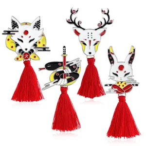 Leuke dieren emaillen broche set met rode kwastjes, mooie Japanse anime stijl badges.
