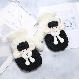 Moffole invernali pelose e carine da donna, design di pecora nera calda in morbido peluche.