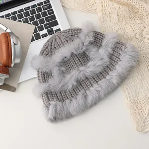 Berretto in maglia di peluche spesso da donna, cappello da pescatore in pelliccia.