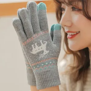 Winter fleece-lined warm knit gloves for women, cute deer pattern touch screen gloves.
