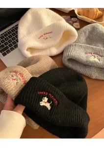 Set berretto invernale in maglia accogliente con ricamo di cane carino, caldo cappello.