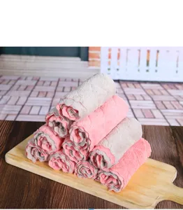 Thickened coral fleece dish towel absorbent cleaning cloth set for kitchen table.